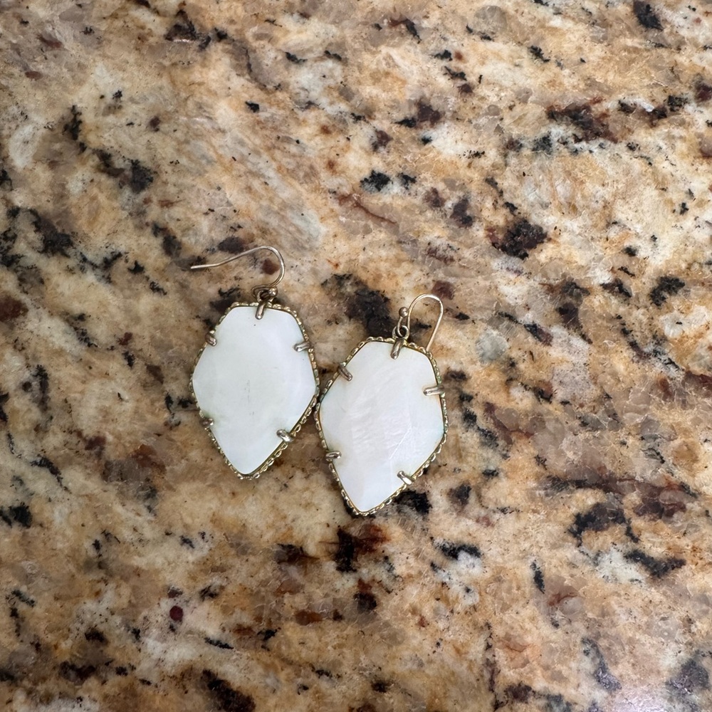 Elegant Gold and White Kendra Scott stone Earrings